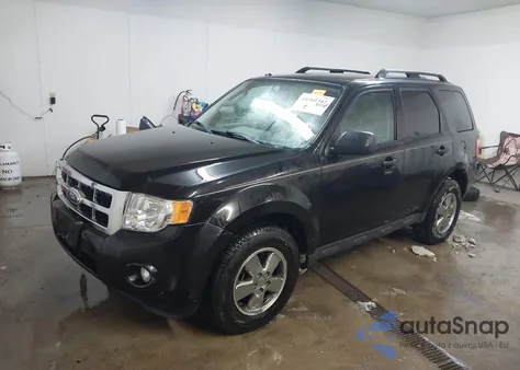 2011 Ford Escape Xlt z USA, uszkodzony, nr VIN 1FMCU9DG7BKC38959